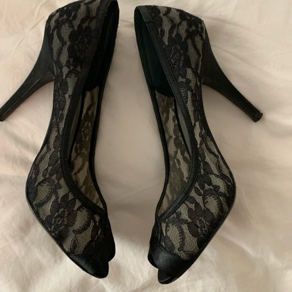 Alfani heels, black lace, size 7 - Picture 4 of 6